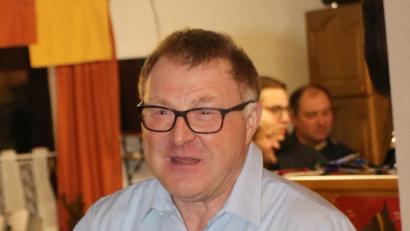 Bild: rpp
Erwin Lottes begrüßt die Anwesenden Bürger und skizziert kurz den Stand der Dorferneuerung