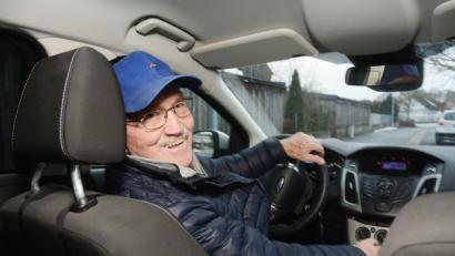 Bild: Gabi Schönberger
Mit 89 Jahren gibt Walter Brunner aus Grafenwöhr noch gern Gas: „Jeder muss selbst entscheiden, ob er nicht mehr fahren kann.“