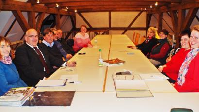 Bild: enz
Bei der Zusammenkunft im Sengerhof mit Angela Frank und Bürgermeister Klaus Meyer (von links) kam es zu konkreten Ergebnissen auf dem Weg zur "Fairtrade-Gemeinde".