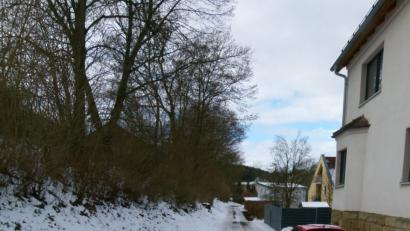 Bild: rn
Die Staubfreimachung der 250 Meter langen unteren Bahnhofstraße im Zuge des Bürgerhaushalts beantragte Peter Ott. Dies scheitert allerdings am Kostenbudget.