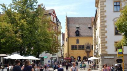Bild: Stadtmarketing Regensburg
Regensburg - hier zu arbeiten oder gar leben zu dürfen ist ein Geschenk. Nicht nur Familien schätzen die hohe Lebensqualität der "nördlichsten italienischen Metropole".