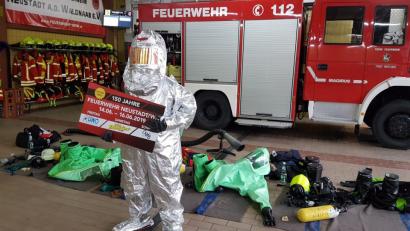 Bild: exb
Die Chemieschutzanzüge schützen die Feuerwehrleute.