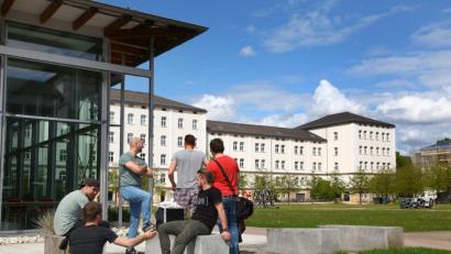 Bild: Wolfgang Steinbacher
6500 Studenten haben bislang die Ostbayerische Technische Hochschule seit ihrer Gründung im Jahr 1994 mit einem Abschluss verlassen.