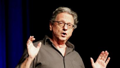 Bild: Hirsch
Günter Grünwald ist auch ein Publikumsmagnet: In der Schwarzachtalhalle tritt er vor 700 Besuchern auf.