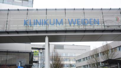 Bild: Gabi Schönberger
Am Klinikum Weiden soll im April eine neue Servicegesellschaft ihren Betrieb aufnehmen. Der Gewerkschaft ist dies suspekt.