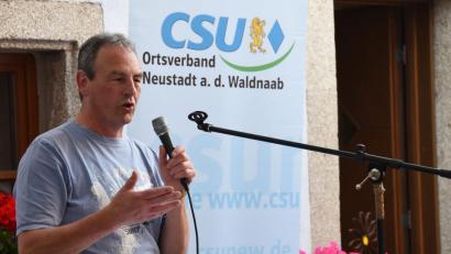 Archivbild: bgm
Josef Arnold rüffelt Kritiker der Bebbauungspläne in der Rastenhofer Straße.