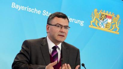Archivbild: Peter Kneffel/dpa
Florian Herrmann (CSU), der für Europafragen zuständige Chef der bayerischen Staatskanzlei, wertet den Brexit als „gewaltigen historischen und zivilisatorischen Rückschritt“.