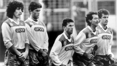 Bild: Michael Probst/dpa
Darüber regten sich vor etwa 30 Jahren nicht wenige auf: Kondomwerbung auf den Trikots des damaligen Bundesligisten FC Homburg.