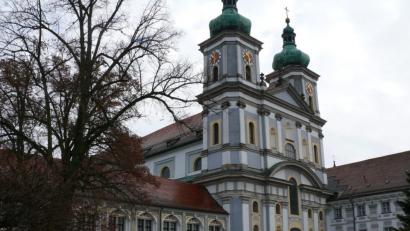 Bild: kgg
An den Feiern zum 50. Jahrestag der Erhebung der Stiftskirche zur Basilika beteiligt sich auch der Frauenbund Waldsassen.