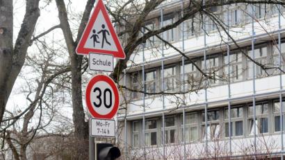 Bild: Gabi Schönberger
Autofahrer aufgepasst: Vor dem Kepler-Gymnasium gilt eine neue Höchstgeschwindigkeit.