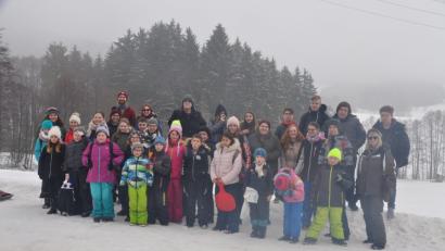 Bild: ak
An den Wintersporttag mit ihren Lehrern am Tannenberg werden die Schüler noch lange zurückdenken.