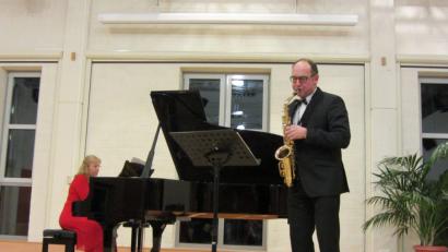 Bild: aks
Johannes Neuner und Marina Palmer Wulff boten rare "Highlights für Saxophon und Klavier".