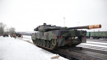 Bild: exb
Reisen mit schwerem Gepäck: Hier lädt die Bundeswehr gerade Panzer ab, die mit der Bahn nach Norden transportiert wurden.