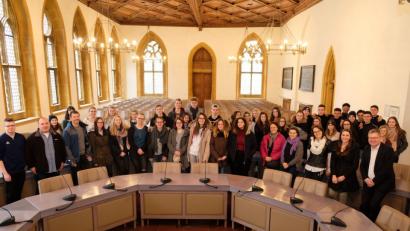 Bild: exb
Die Schüler aus dem Istituto d´Istruzione Superiore Bazoli-Polo Desenzano in Italien und ihre deutschen Gastgeber besuchen Oberbürgermeister Michael Cerny im Amberger Rathaus.