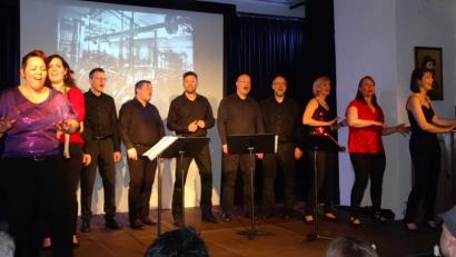 Bild: hka
Mit Liebesliedern und witzigen Texten gestalteten die Sunny Songdays aus Amberg einen großartigen Valentins-Abend im Seidel-Saal.