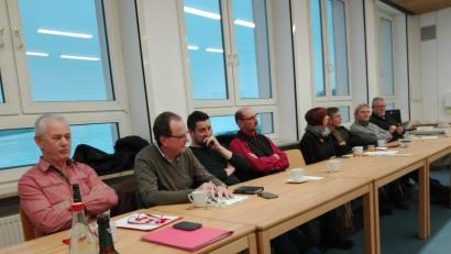 Bild: den
Teilnehmer der Klausursitzung der SPD (von links): Kreisrat Alfred Schuster (Immenreuth), die Delegation der SPD Neusorg neben Kreisrätin Jutta Deiml und Andreas Demleitner und den Genossen aus Plößberg.