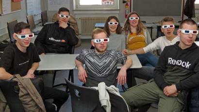Bild: Dobmeier
Lernen mit Aha-Effekt: Innovativ vermittelt Mathe digital mit 3-D-Brillen das räumliche Sehen von Körpern.