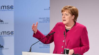 Bild: Tobias Hase/dpa
Bundeskanzlerin Angela Merkel (CDU) spricht am zweiten Tag der 55. Münchener Sicherheitskonferenz.
