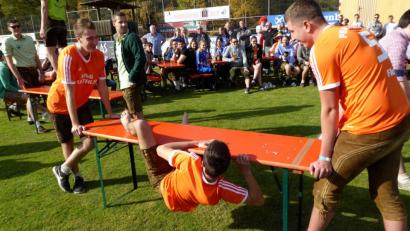 Bild: fsb
Kirwaolympiade – Biertischkraxeln