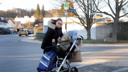 Bild: Stephan Huber
Ihren Sohn Arien nimmt Nicoletta Fahrmer überall mit hin. Dabei ist sie auf die öffentlichen Verkehrsmittel angewiesen.