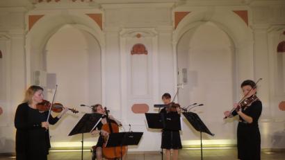 Bild: ubb
"Ladystrings": Das sind die vier Musikerinnen Charlotte Balle, Maria Friedrich, Dorothea Galler und Lisa Barry (von links).