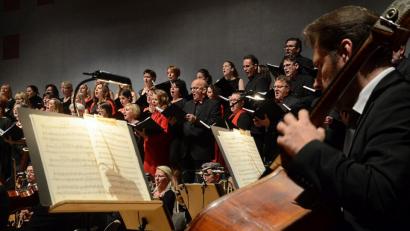 Bild: Kunz
Singing-Witt und die Hofer Symphoniker bei einem gemeinsamen Auftritt in Weiden.