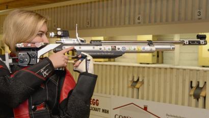 Bild: gb
Christina Hößl war mit 391 und 392 Ringen Beste bei den Füchsmühler Andreas-Hofer-Schützen.