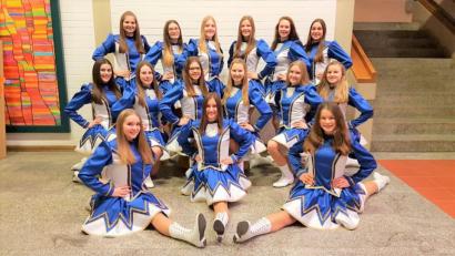 Bild: tu
Gardemädchen mit den nagelneuen Gewändern.