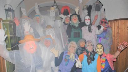 Bild: tu
Die maskierte Singstunde des Männergesangvereins ist wieder ein großer Erfolg.