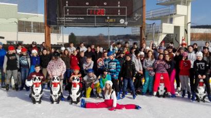 Bild: rn
Zwei erlebnisreiche Sporttage auf dem Eis verbringen die Grund- und Mittelschüler der Markus-Gottwalt-Schule in Pegnitz.