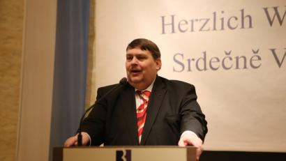 Bild: eib
Bernd Posselt bei einem seiner mehrmaligen Besuche im CeBB. Am Samstag stellt er sein Buch "Bernd Posselt erzählt Europa" vor.