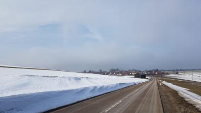 Bild: gi
Die Sonne ist noch zu schwach den Schnee im Hochland in Wasser umzuwandeln.