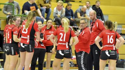 Bild: Hubert Ziegler
Die Handballerinnen des HC Sulzbach hecken einen Plan aus, wie sie das Heimspiel gegen die TS Herzogenaurach II angehen.
