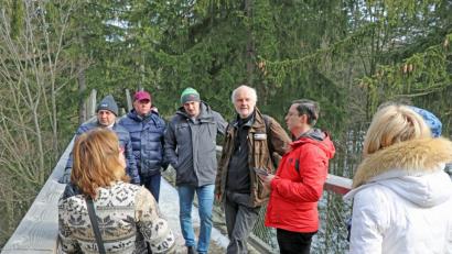 Bild: exb
Lukas Laux führte die Besucher aus Moskau über den Baumwipfelpfad.