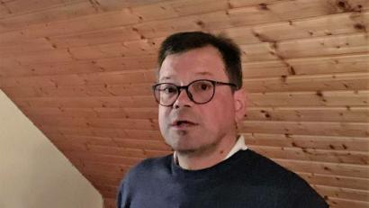 Bild: mez
Kreisfachberater Harald Schlöger wirbt für blühende und artenreiche Gärten.