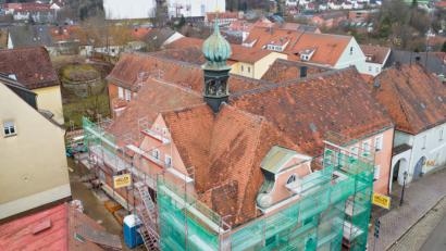 Bild: Thilo Hierstetter
Das aufgestellte Baugerüst markiert den Sanierungsbeginn der Spitalkirche St. Elisabeth.