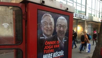 Bild: Pablo Gorondi/AP/dpa
Plakate mit EU-Kommissionschef Jean-Claude Juncker mit der Unterschrift "Sie haben ein Recht darauf zu wissen, was Brüssel vorhat" sorgen für Wirbel.