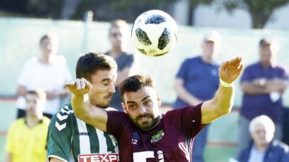 Archivbild: Hubert Ziegler
Der Ammerthaler Marco Weber (rechts) brachte die DJK Ammerthal in Führung.