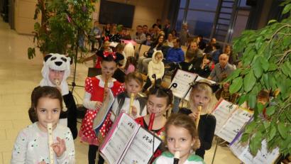 Bild: rn
Mit "Winter ade" eröffnete die Flötengruppe der MGS das Konzert