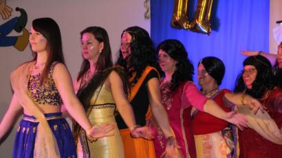 Bild: kro
RFF-Fastnachtscocktail mit dem Schautanz "Das sieht doch ein Blinder, Indiana Jones besucht die Inder".