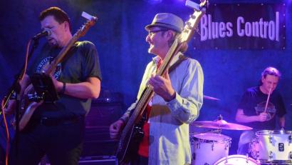 Bild: Kunz
"Blues Control" liefern dem Publikum großartige Songs.