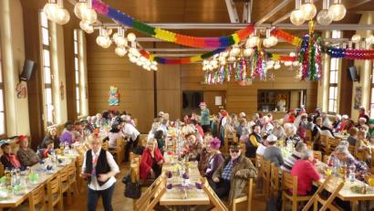 Bild: jr
Blick in den vollbesetzten Josefsheimsaal beim Fasching des Katholischen Frauenbundes Mitterteich.