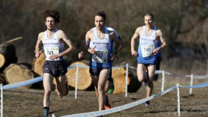Bild: Kiefner
Tim Ramdane Cherif (von links) und Maximilian Zeus ließen der Konkurrenz bei der bayerischen Crosslaufmeisterschaft keine Chance. Der Pirker Zeus landete am Ende auf dem zweiten Rang.