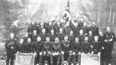 Repro: tu
Feuerwehr Pleystein bei der Fahnenweihe in 1895. Es ist das älteste Foto, das vorhanden ist, und es wird auch in der Festschrift zu sehen sein.