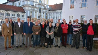 Bild: jr
Die DGB-Kreisvorstandschaft traf sich am Samstagvormittag zur Klausurtagung in Waldsassen. DGB-Kreisvorsitzender Klaus Schuster (5. von links) konnte dazu auch Bürgermeister Bernd Sommer (links), sowie DGB-Regionssekretär Peter Hofmann (3. von links) begrüßen. Im Mittelpunkt stand die Festlegung der Jahrestermine.