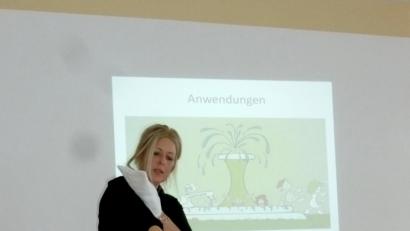 Bild: lts
Kneippexpertin Barbara Winkler zeigte auch praktische Anwendungen.