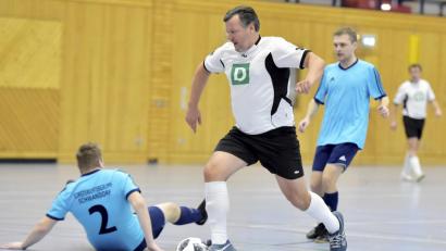 Bild: Ziegler
Szene aus dem Spiel: SR-Gruppe Schwandorf (in Blau) - SR-Gruppa Amberg II mit Christian Hummel (Mitte)