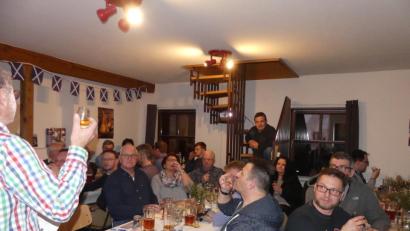 Bild: rn
Die "Whiskyfreunde Eschenbach" erhielten begeisternde Neumitglieder