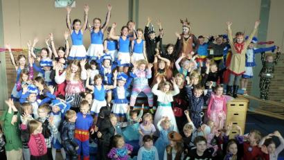 Bild: ct
Einen gelungenen und lustigen Nachmittag erleben Turnerkinder, Kindergarde und Eltern bei der Faschingsolympiade des FCS in der Turnhalle in Schlicht.