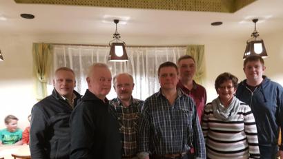 Bild: hzi
Von links: Bürgermeister Jürgen Kürzinger, Schriftführer Herbert Ziegler, Beisitzer Gerhard Ziegler, Jagdvorsteher Gerhard Weiß, Stellvertreter Werner Freiberger, Kassier Monika Besold, Beisitzer Markus Helldörfer